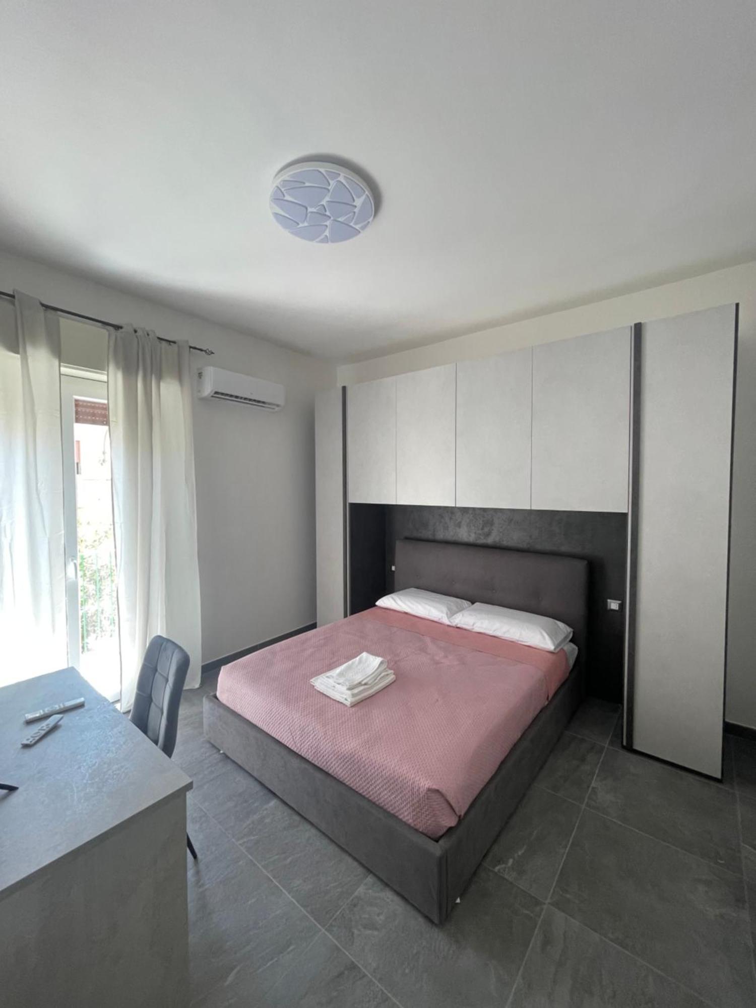 Leos Rooms Caltanissetta Buitenkant foto