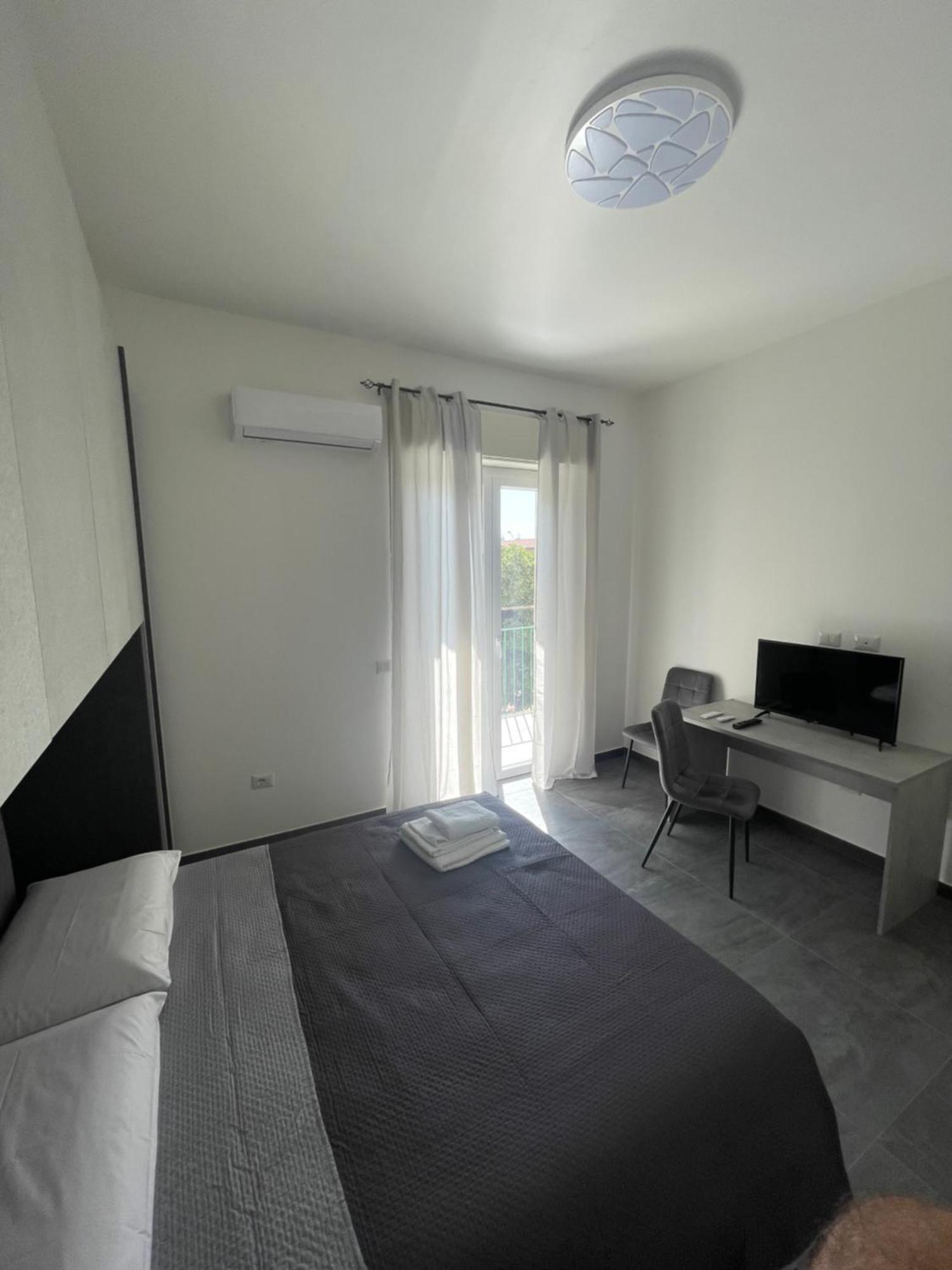 Leos Rooms Caltanissetta Buitenkant foto